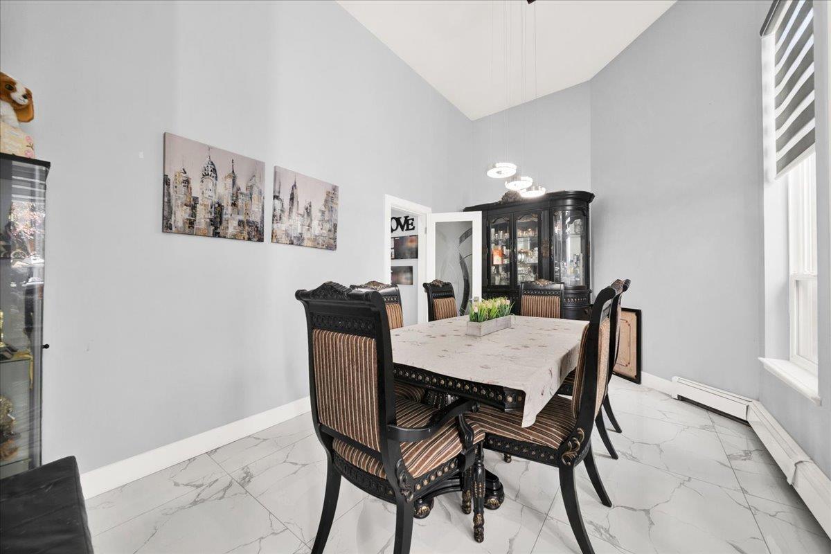 6640 123 Street Property Photo 8