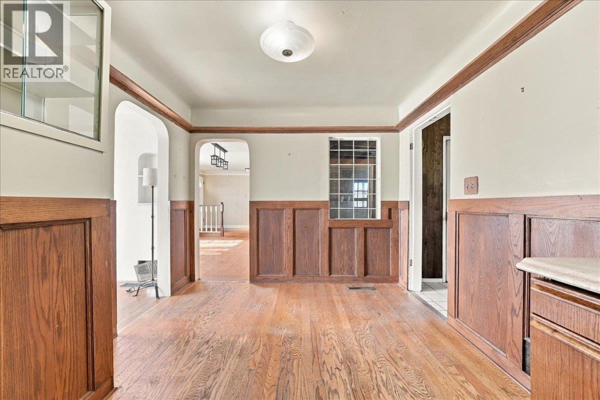 2219 E 25th Avenue Property Photo 23