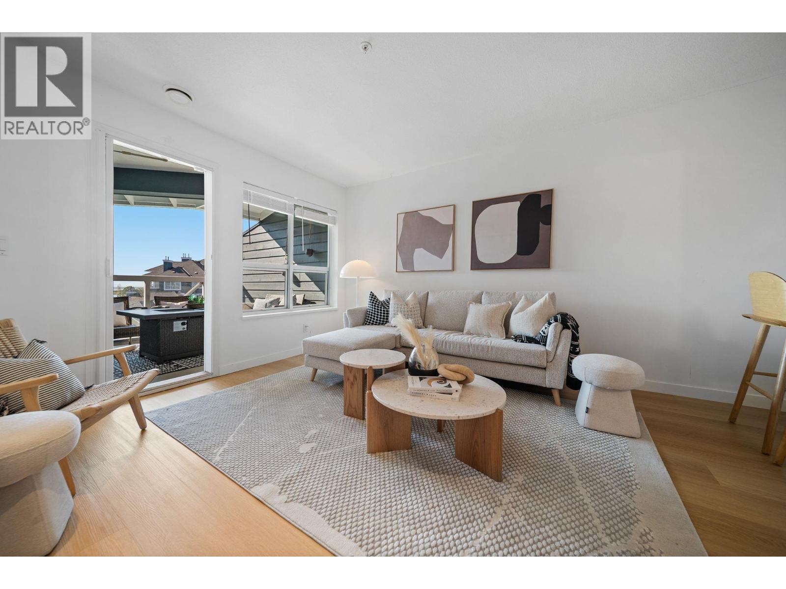 422 12931 Railway Avenue Property Photo 4