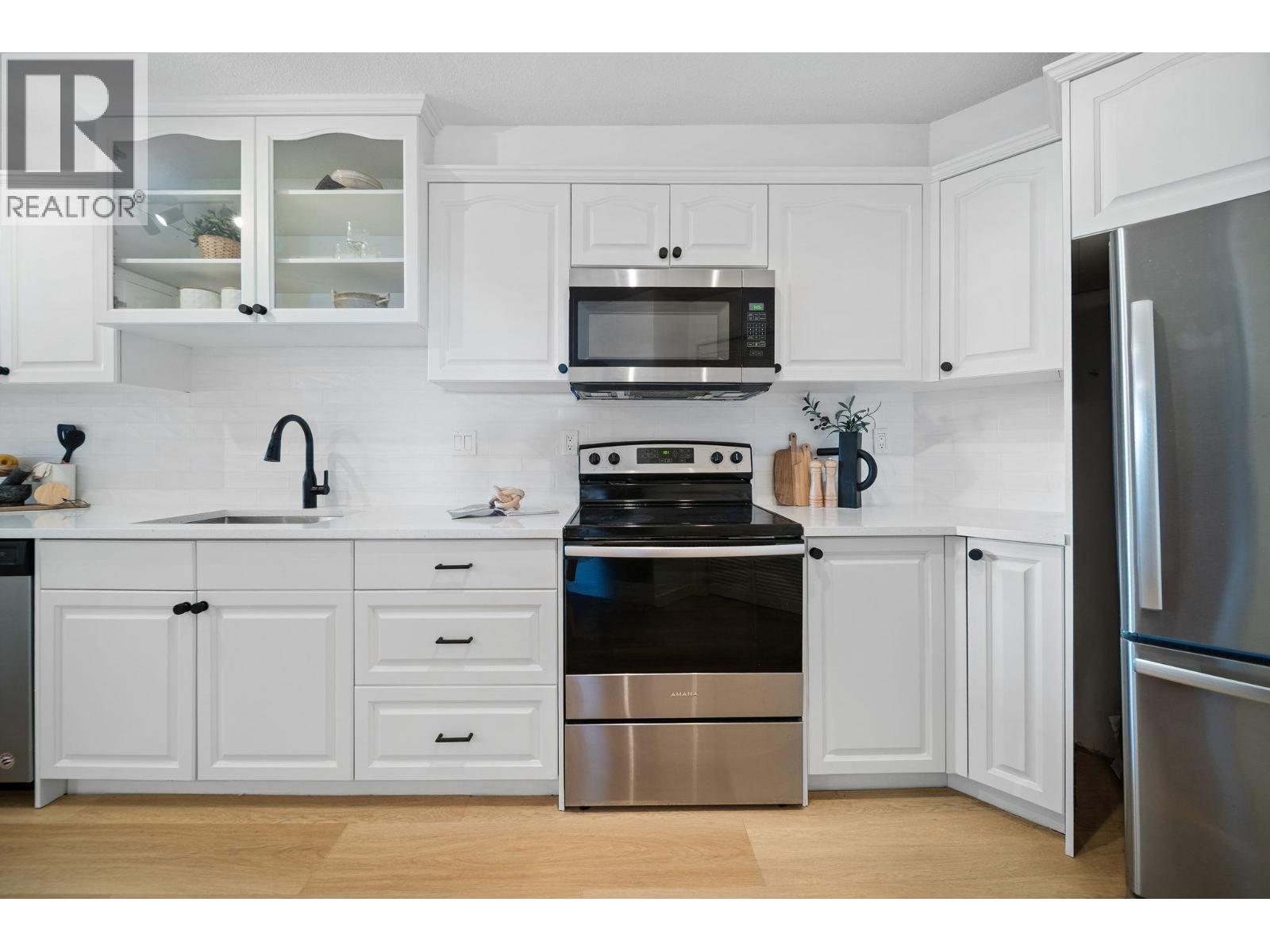 422 12931 Railway Avenue Property Photo 16