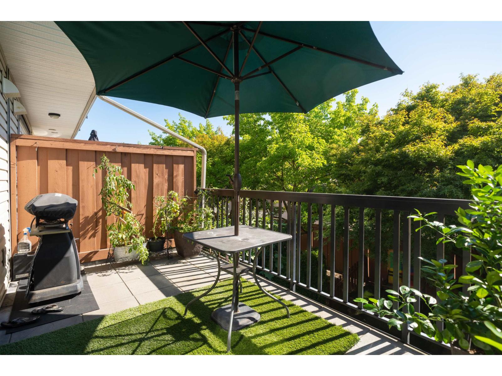 27 19448 68 Avenue Property Photo 16