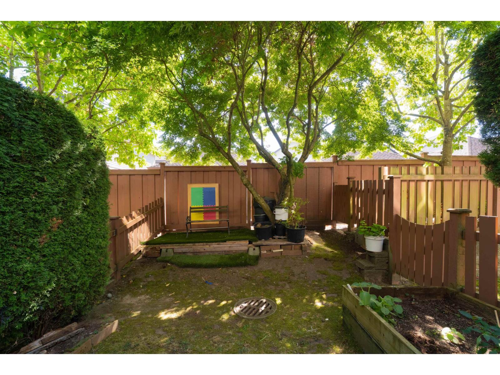 27 19448 68 Avenue Property Photo 29