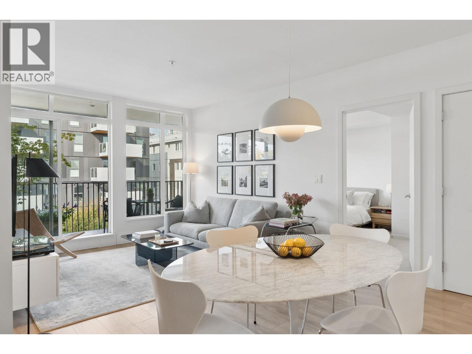 501 5080 Quebec Street Property Photo 1
