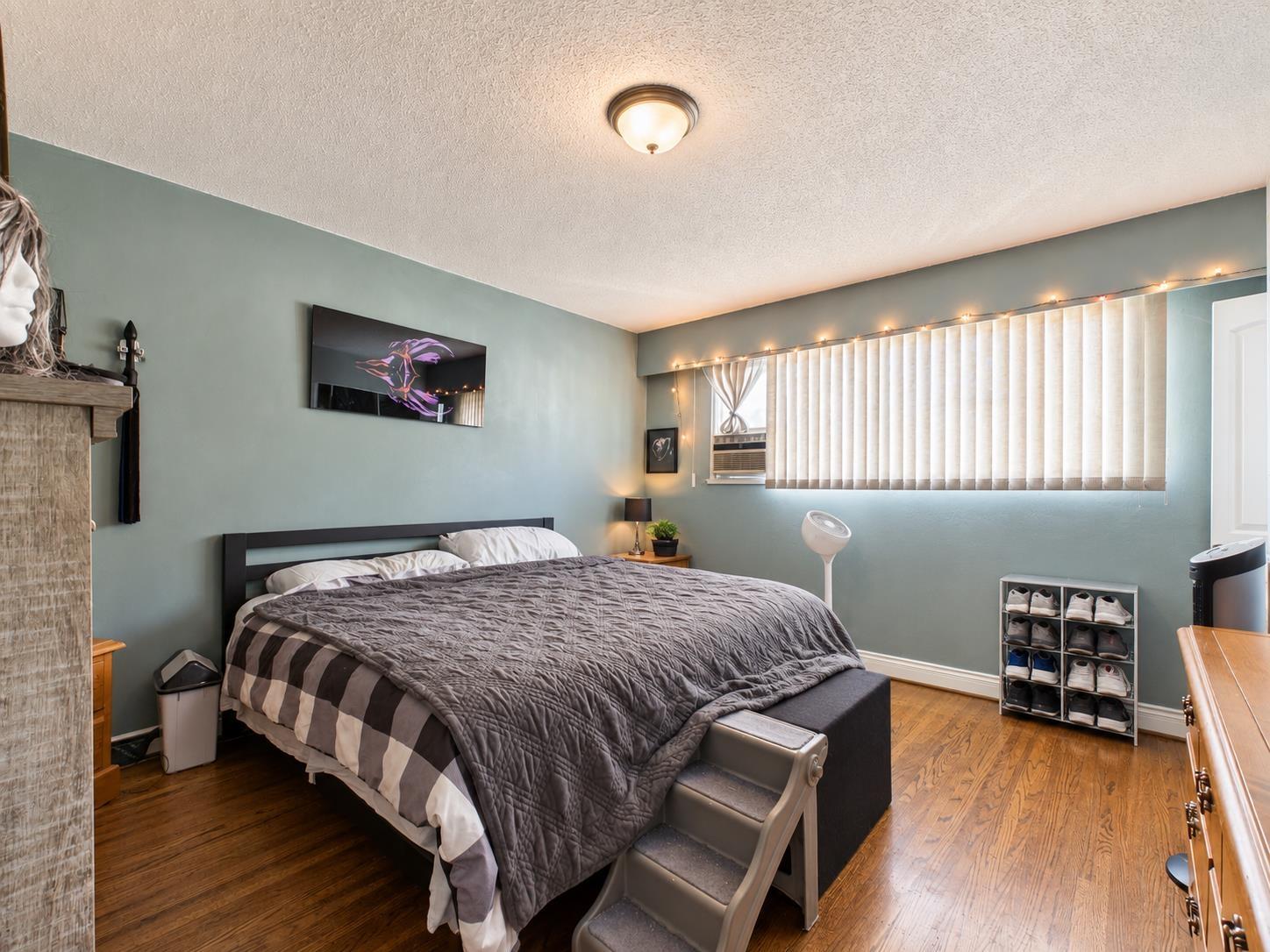 11272 11274 S 88 Avenue Property Photo 9