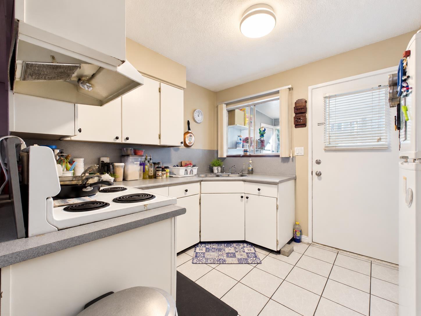 11272 11274 S 88 Avenue Property Photo 11