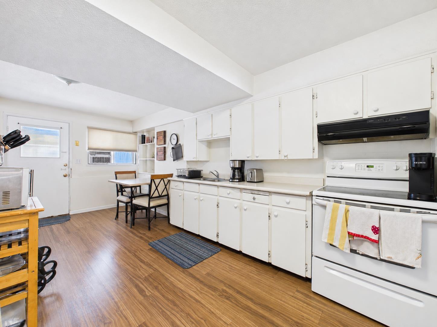 11272 11274 S 88 Avenue Property Photo 16