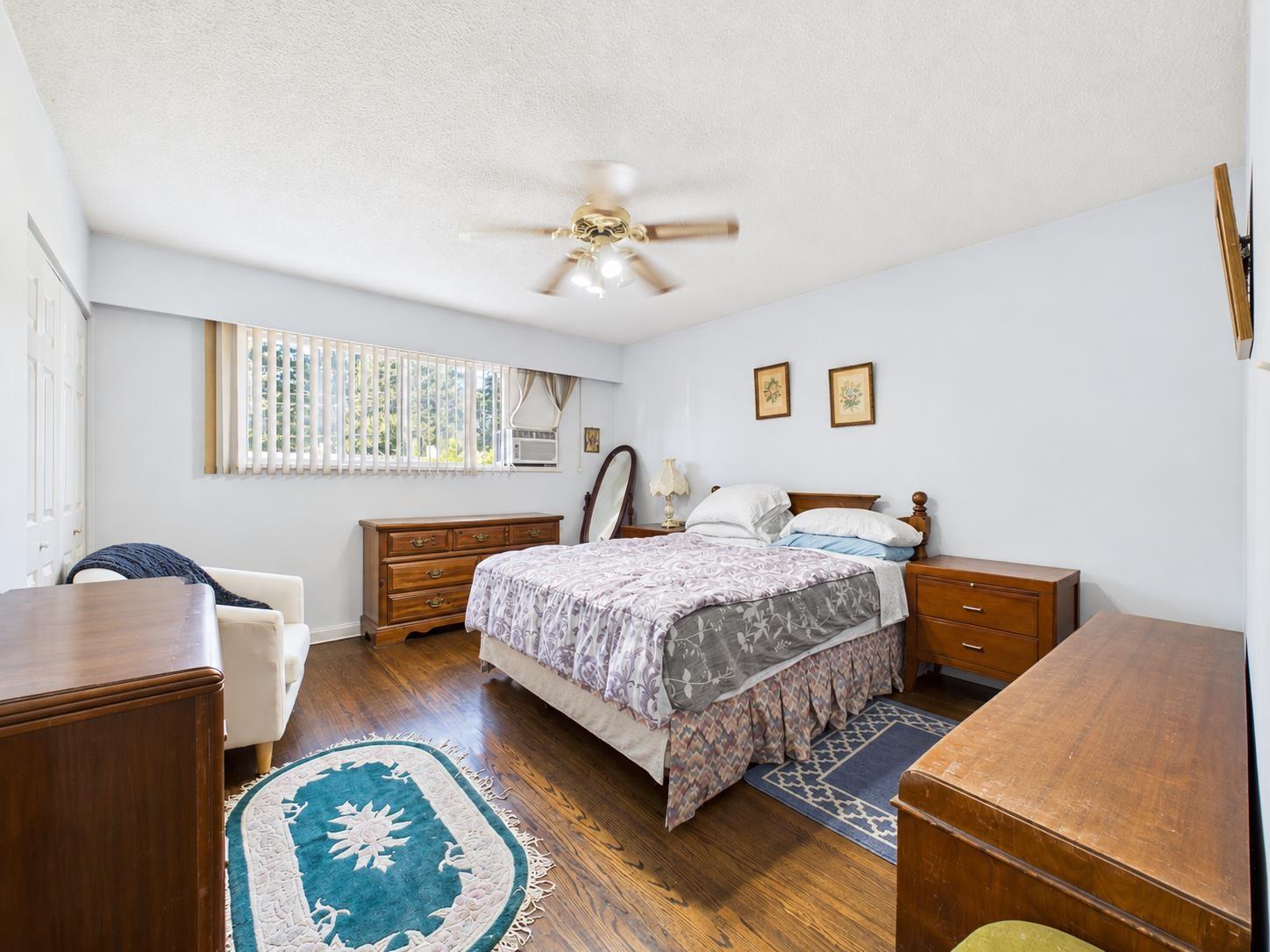 11272 11274 S 88 Avenue Property Photo 29