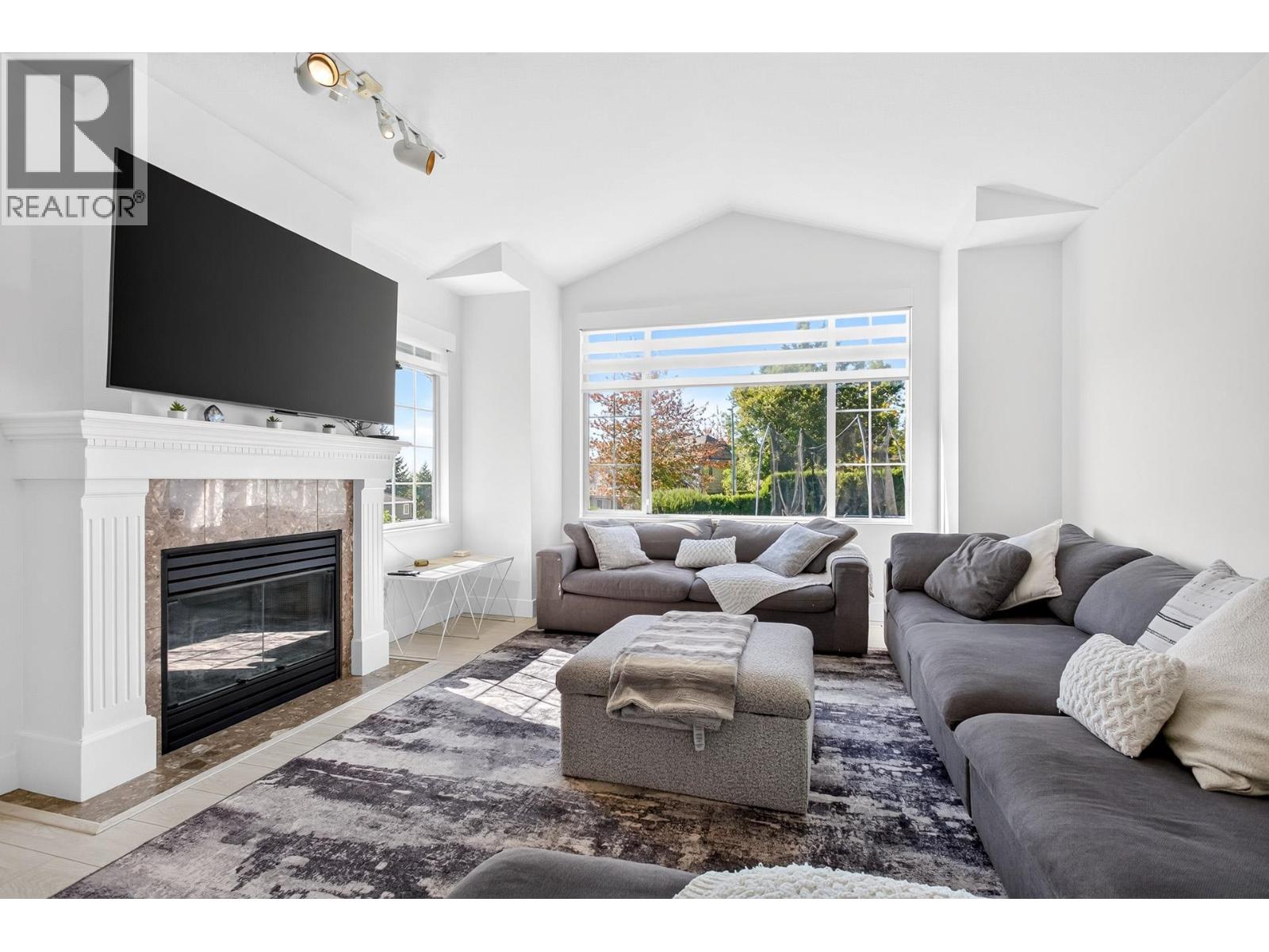150 1685 Pinetree Way Property Photo 8
