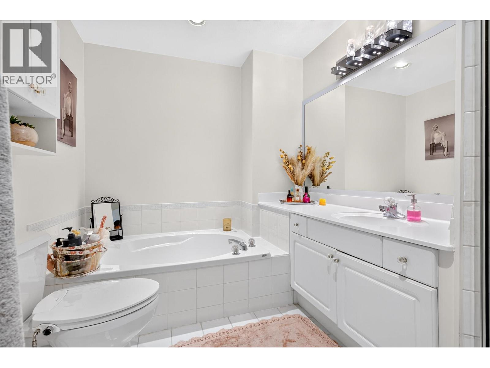 150 1685 Pinetree Way Property Photo 27