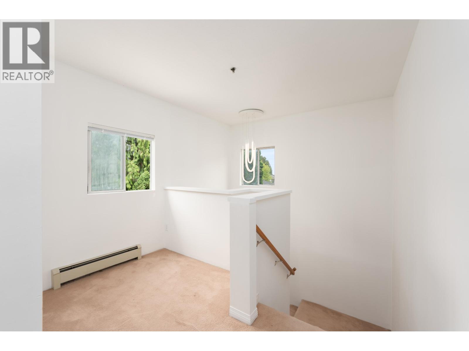 1038 E 51st Avenue Property Photo 10