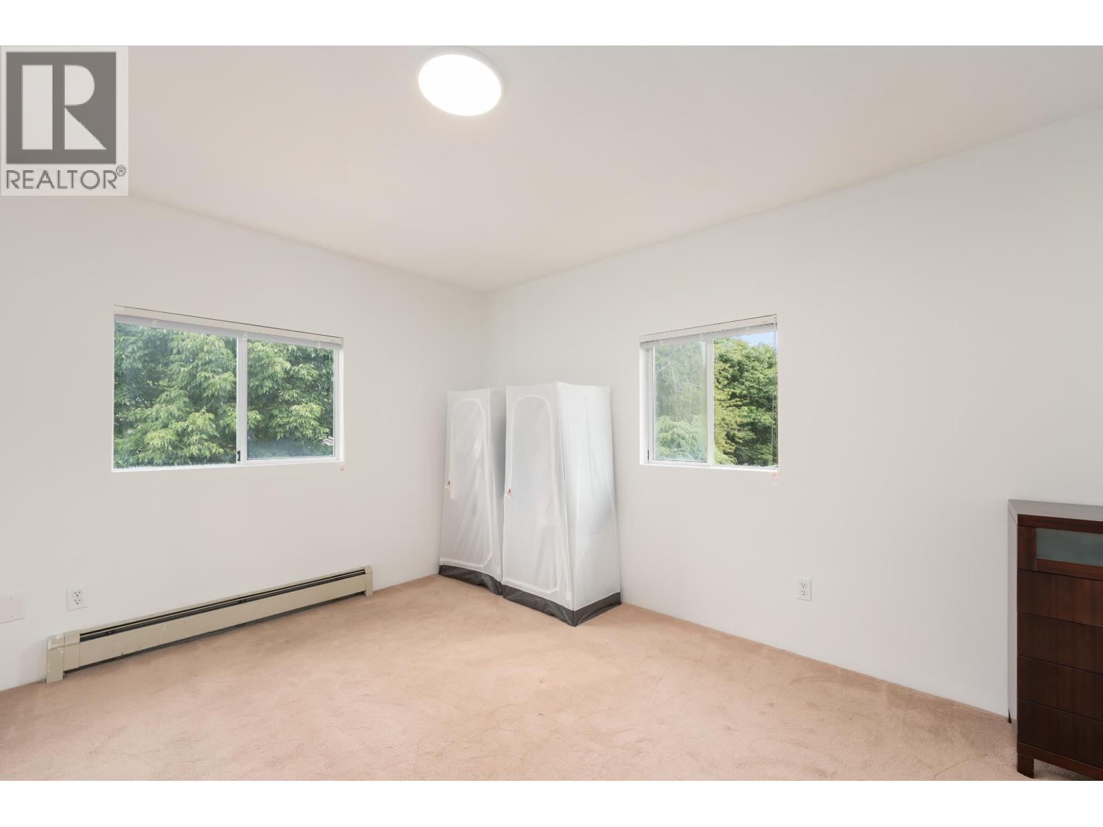 1038 E 51st Avenue Property Photo 16