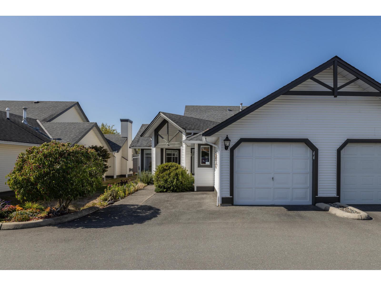 44 19649 53 AVENUE Property Photo 1