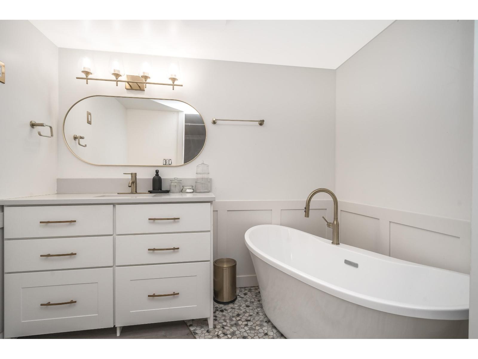 107 21937 48 Avenue Property Photo 23