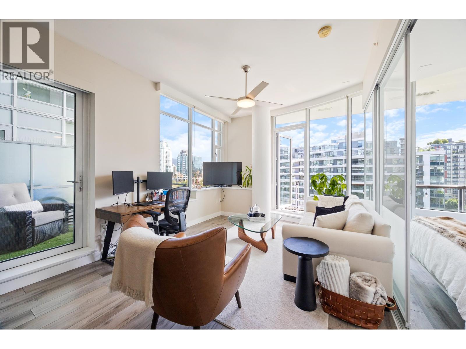 806 1633 ONTARIO STREET Property Photo 1