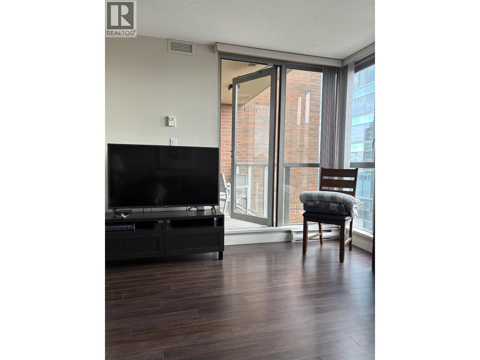 707 1575 W 10th Avenue Property Photo 7
