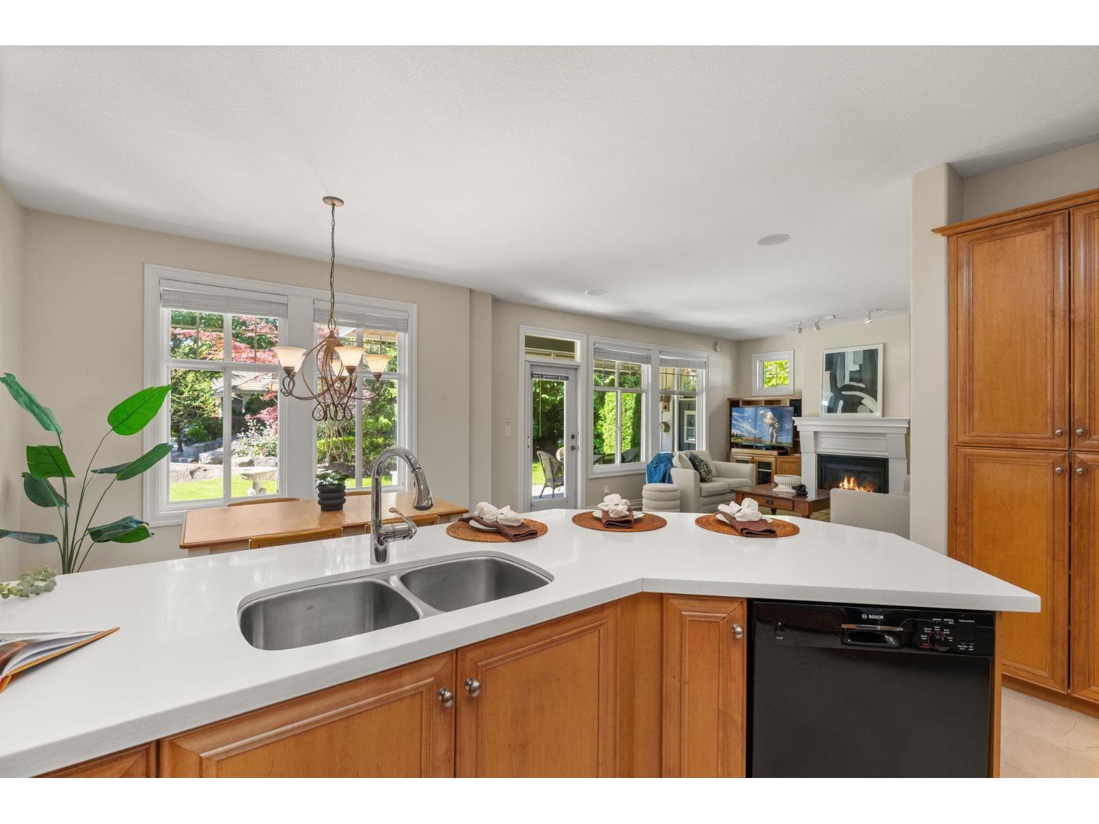 9 15715 34 Avenue Property Photo 12