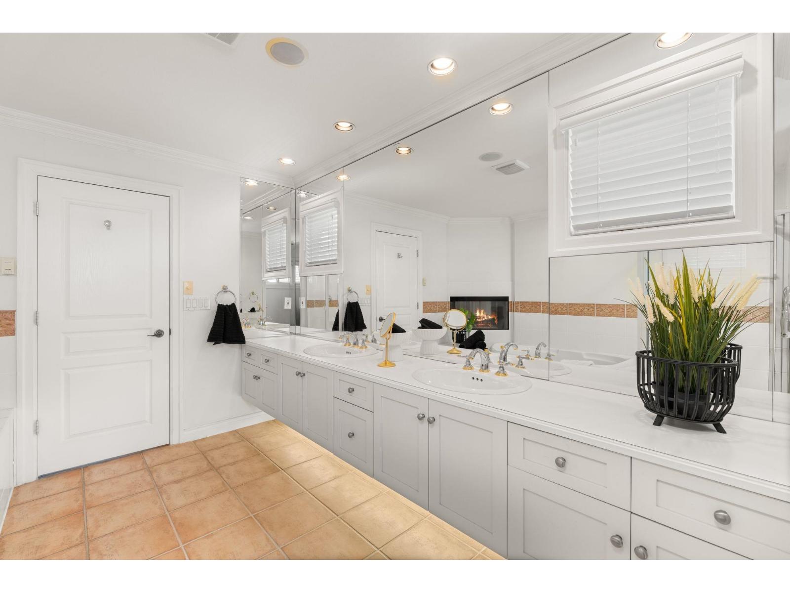 9 15715 34 Avenue Property Photo 24