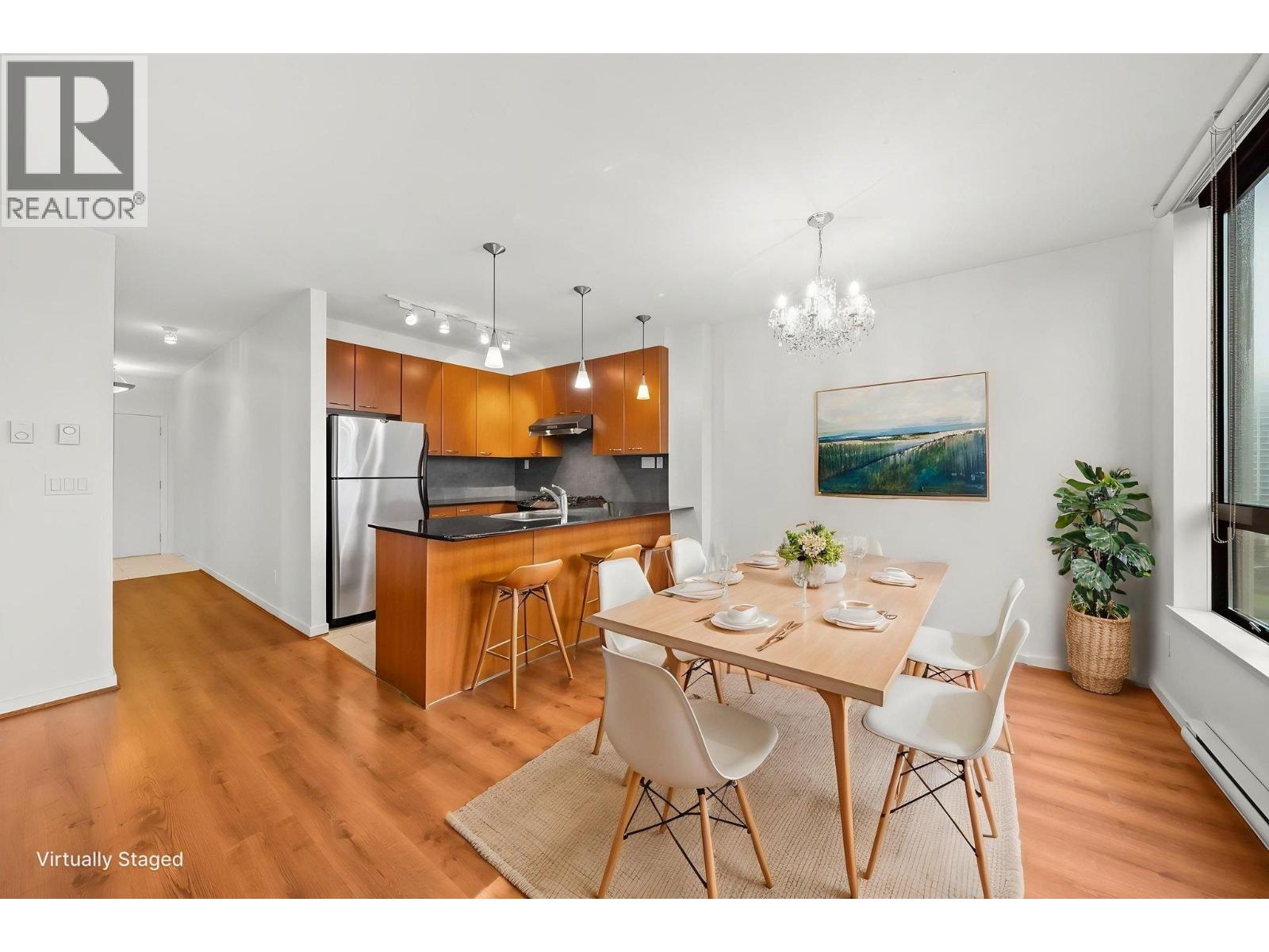 609 7138 Collier Street Property Photo 4