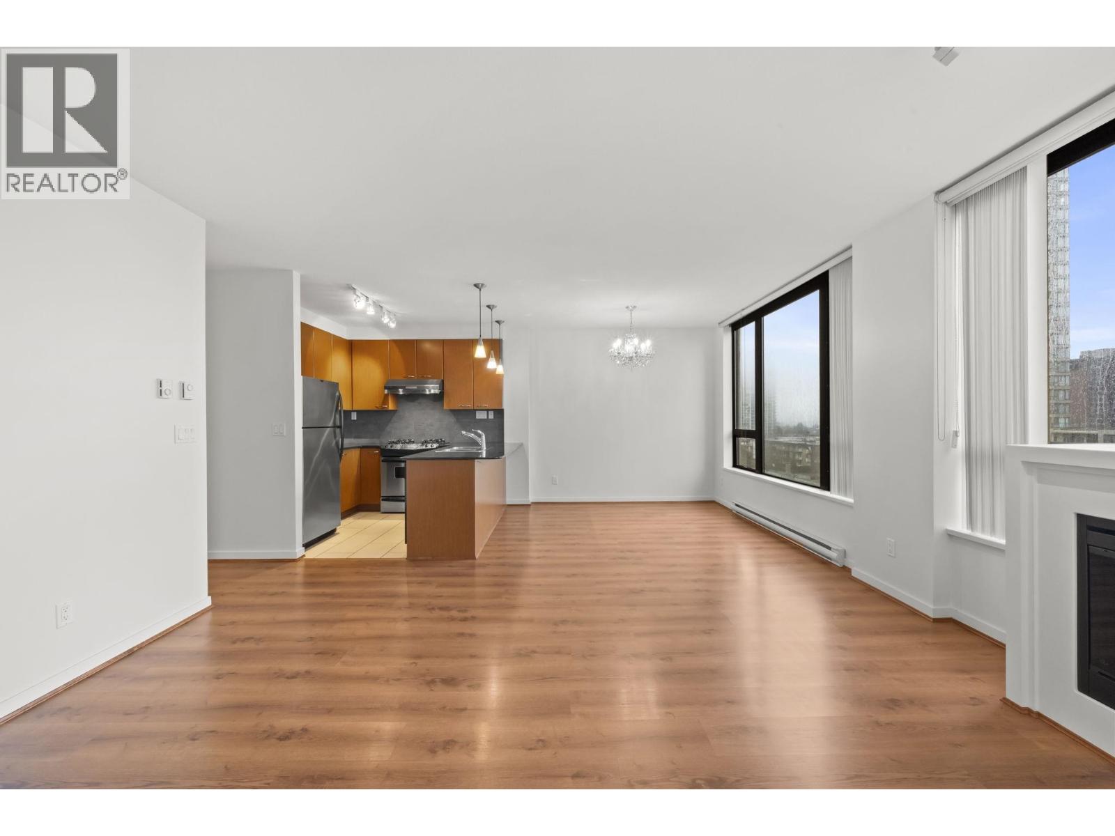 609 7138 Collier Street Property Photo 14