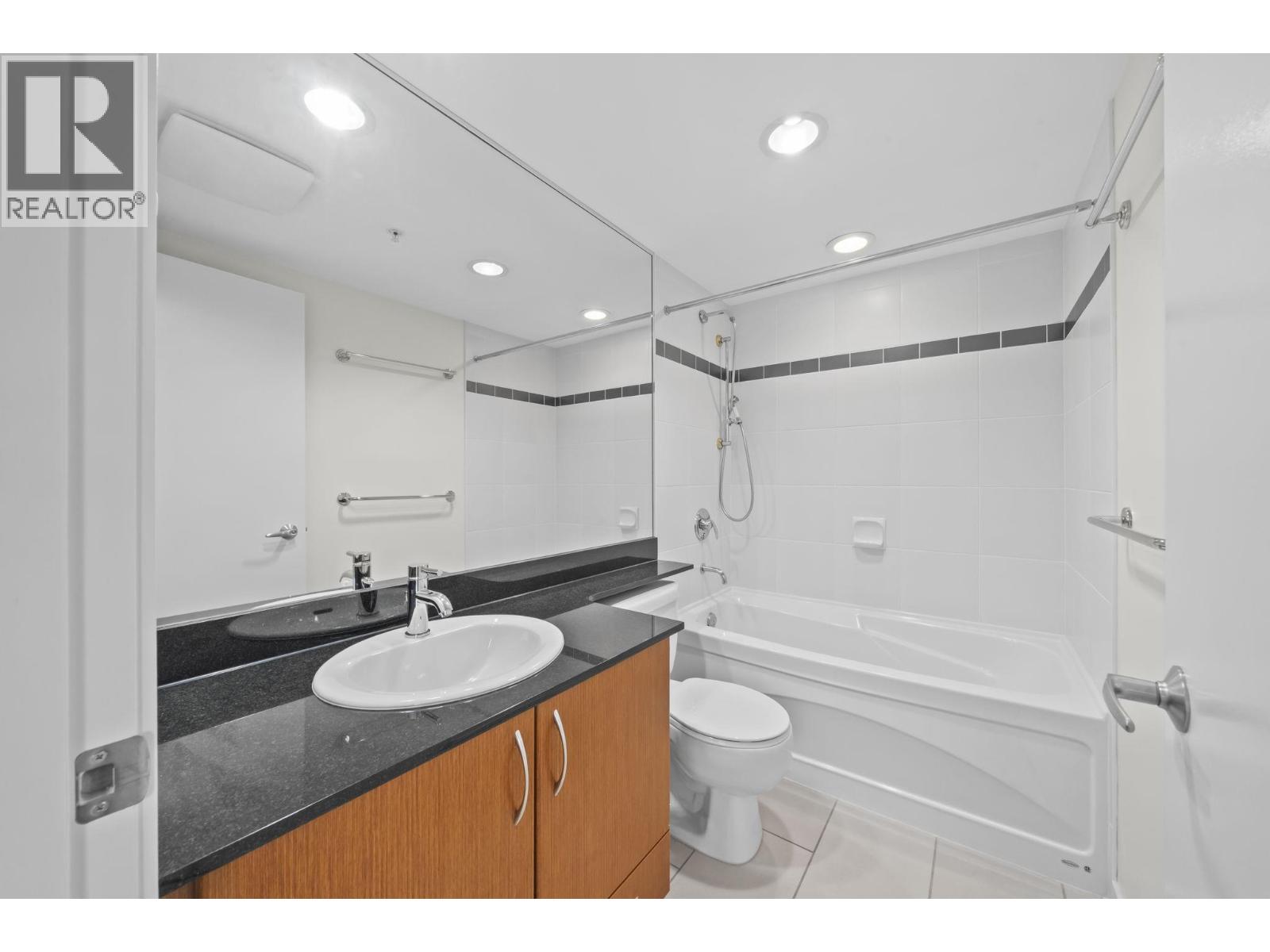 609 7138 Collier Street Property Photo 21