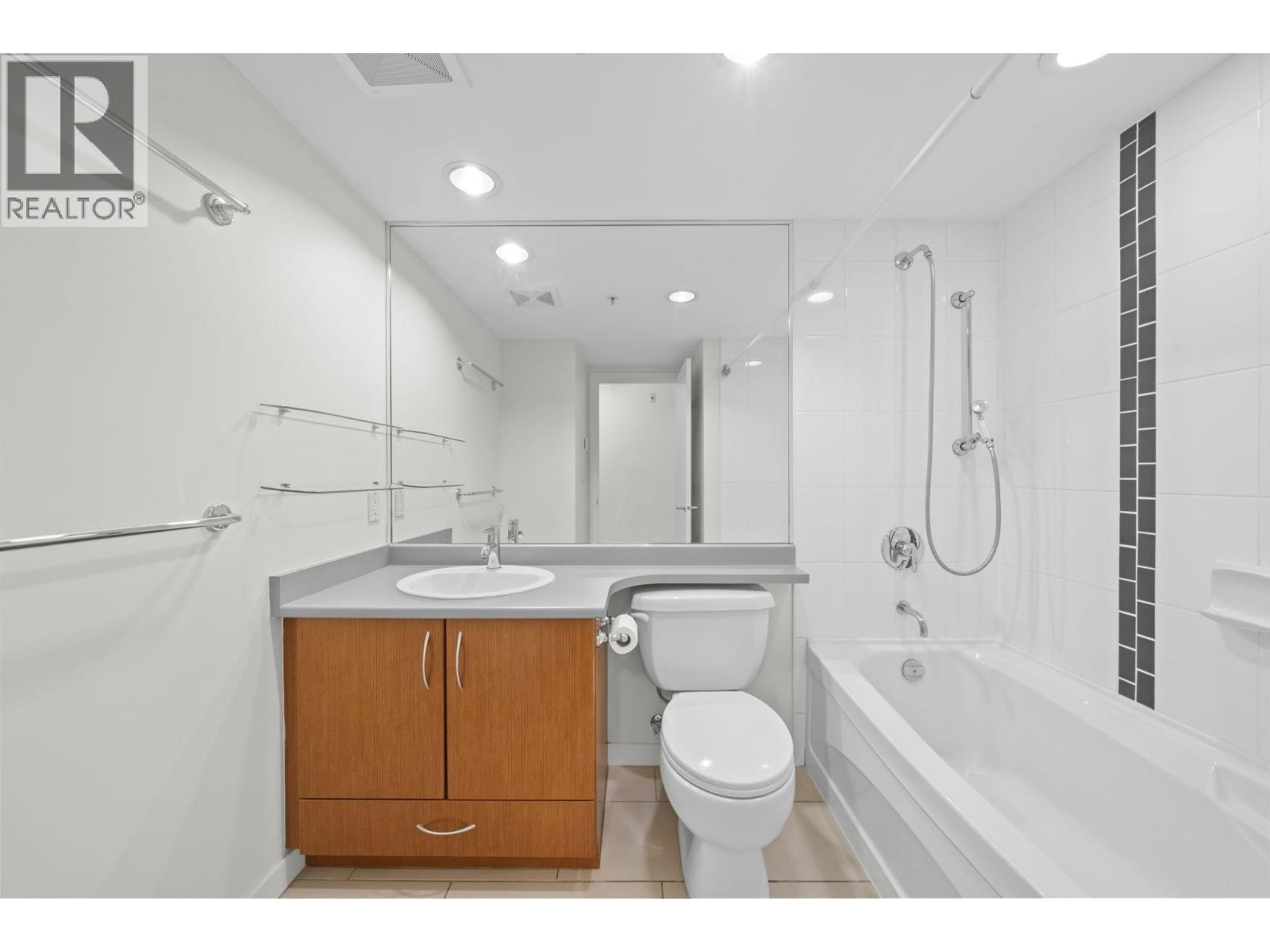 609 7138 Collier Street Property Photo 24