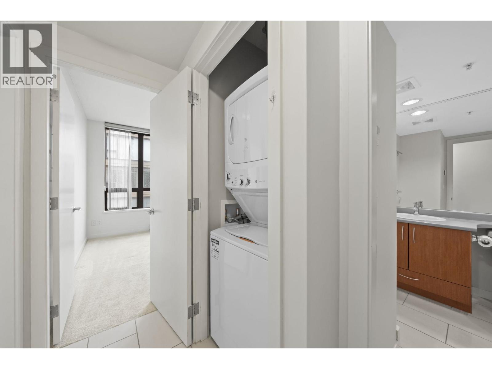 609 7138 Collier Street Property Photo 25