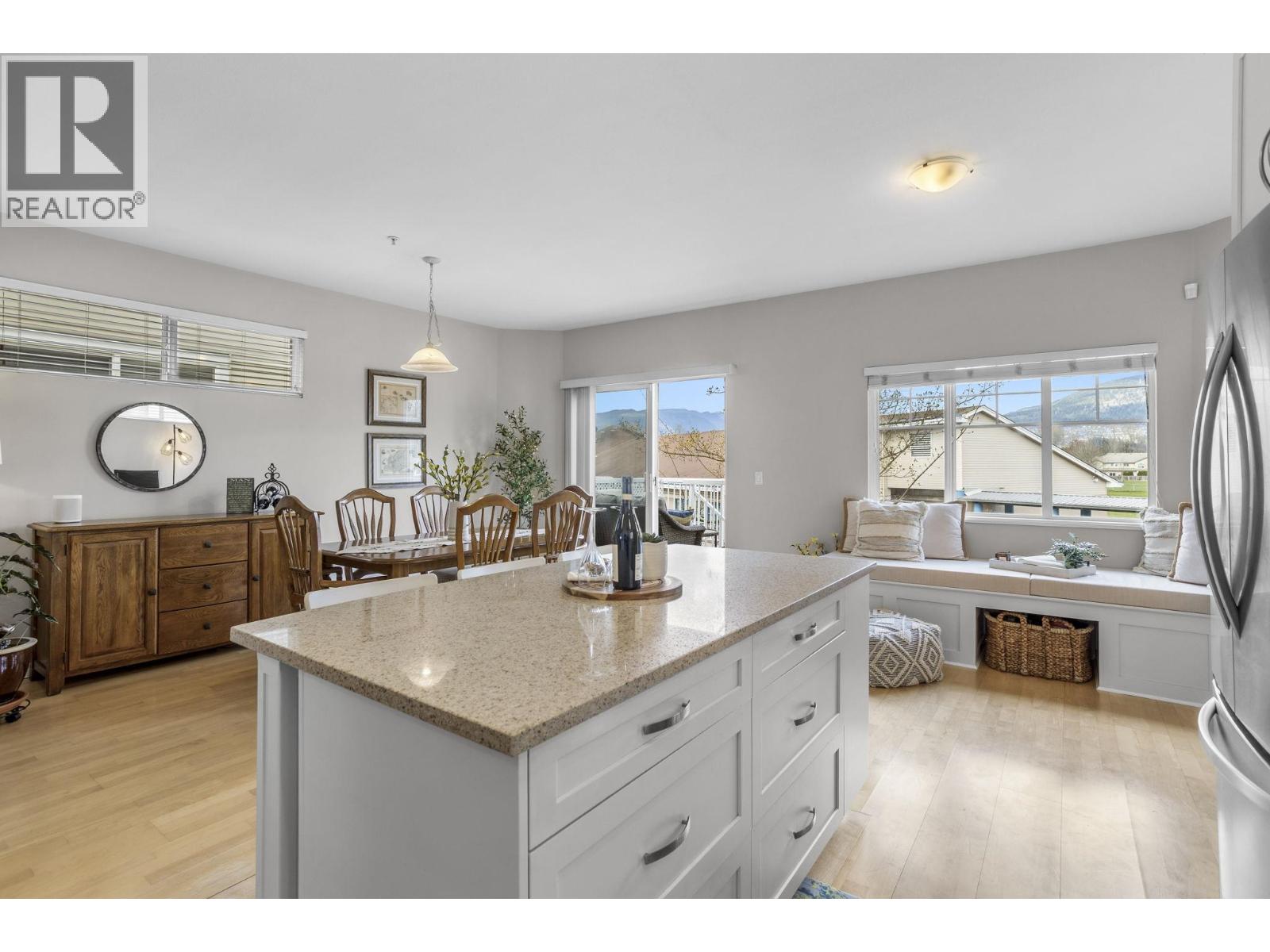 32 1108 Riverside Close Property Photo 4