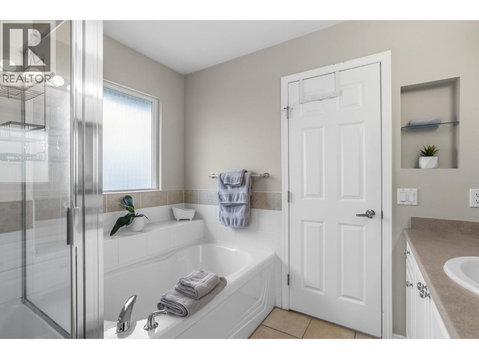 32 1108 Riverside Close Property Photo 14