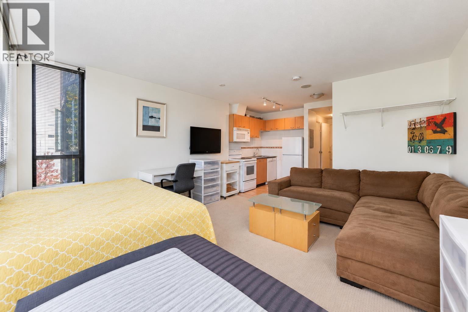 403 1367 Alberni Street Property Photo 10