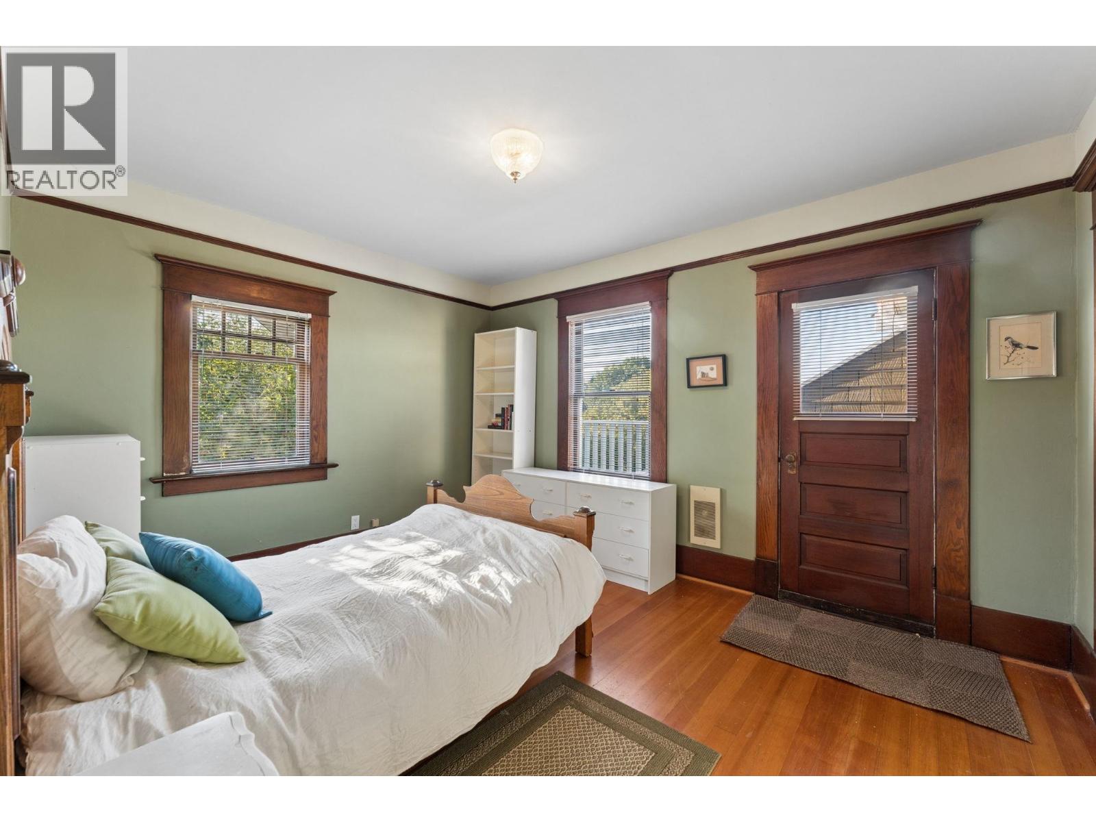 5331 34b Avenue Property Photo 21