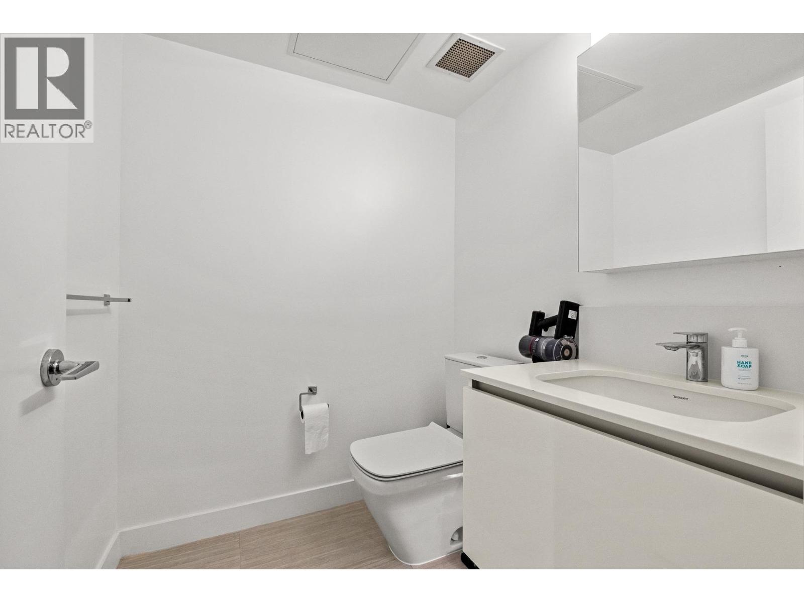 Th504 5788 Gilbert Road Property Photo 12