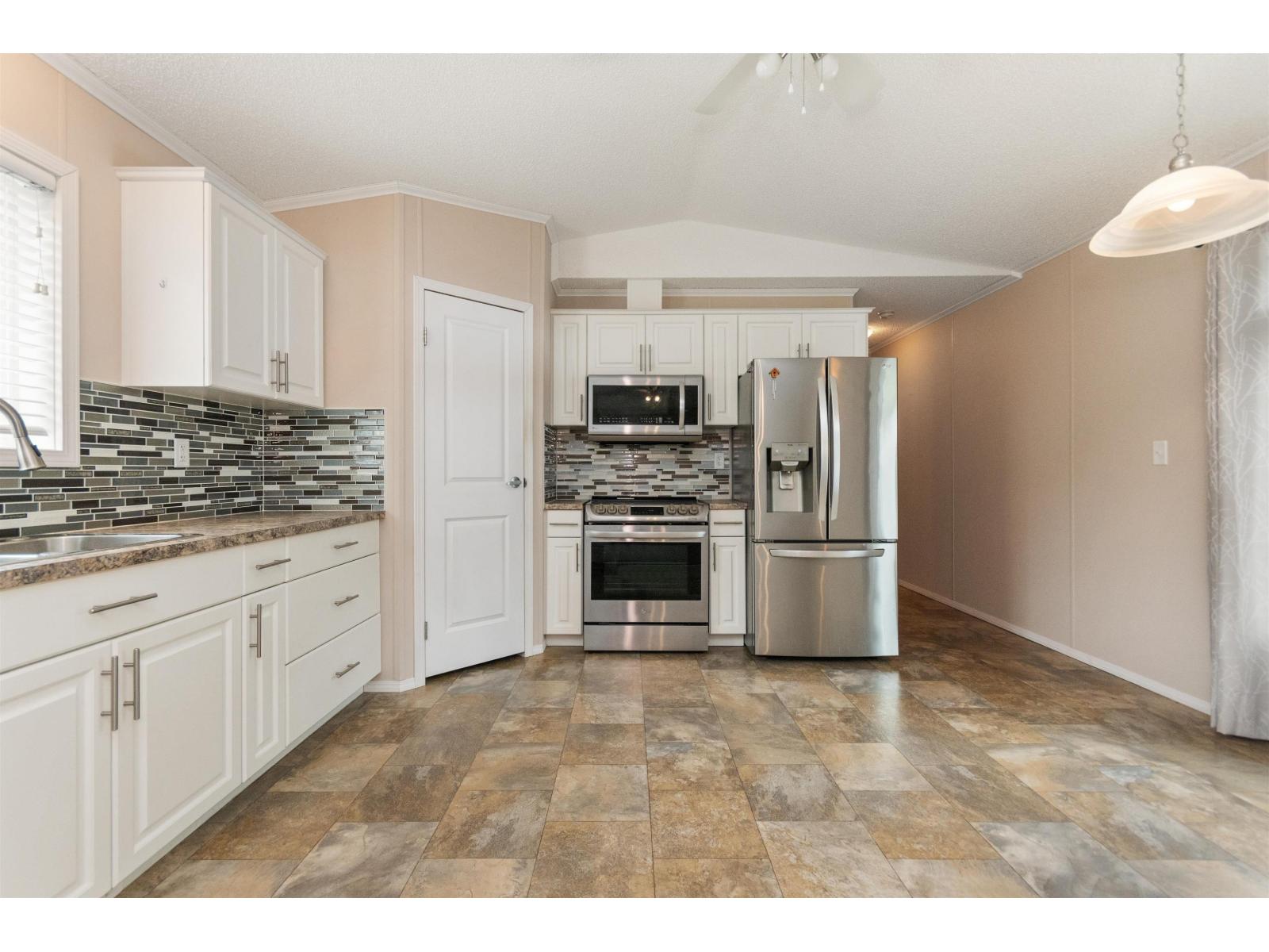 59060 Lougheed Highway #29 Property Photo 8