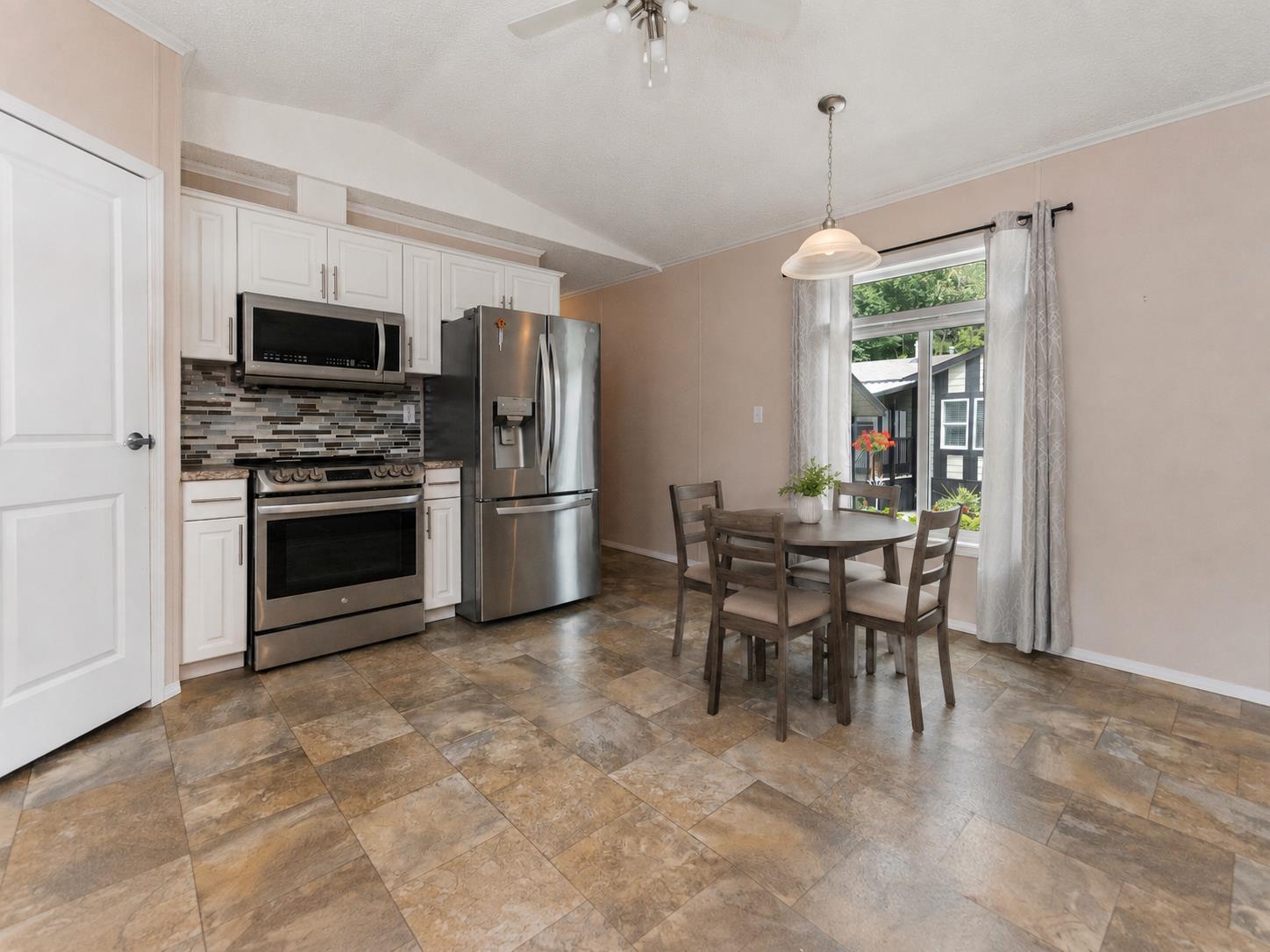 59060 Lougheed Highway #29 Property Photo 9