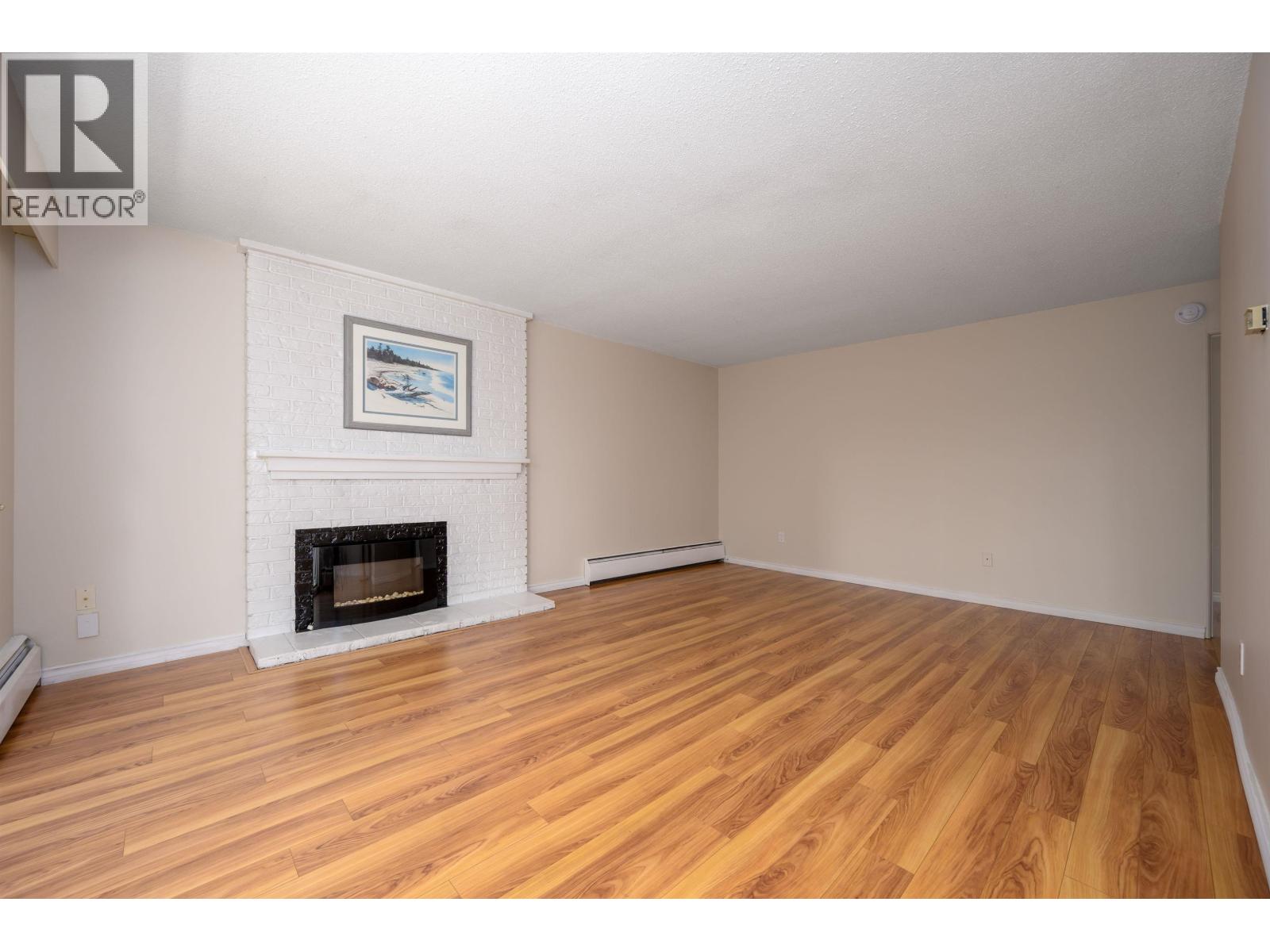 302 1345 Chesterfield Avenue Property Photo 5