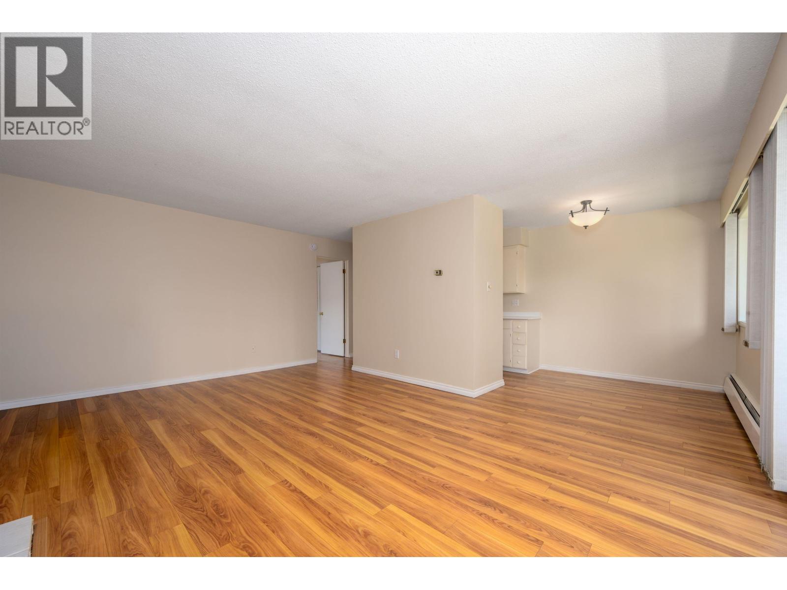 302 1345 Chesterfield Avenue Property Photo 6