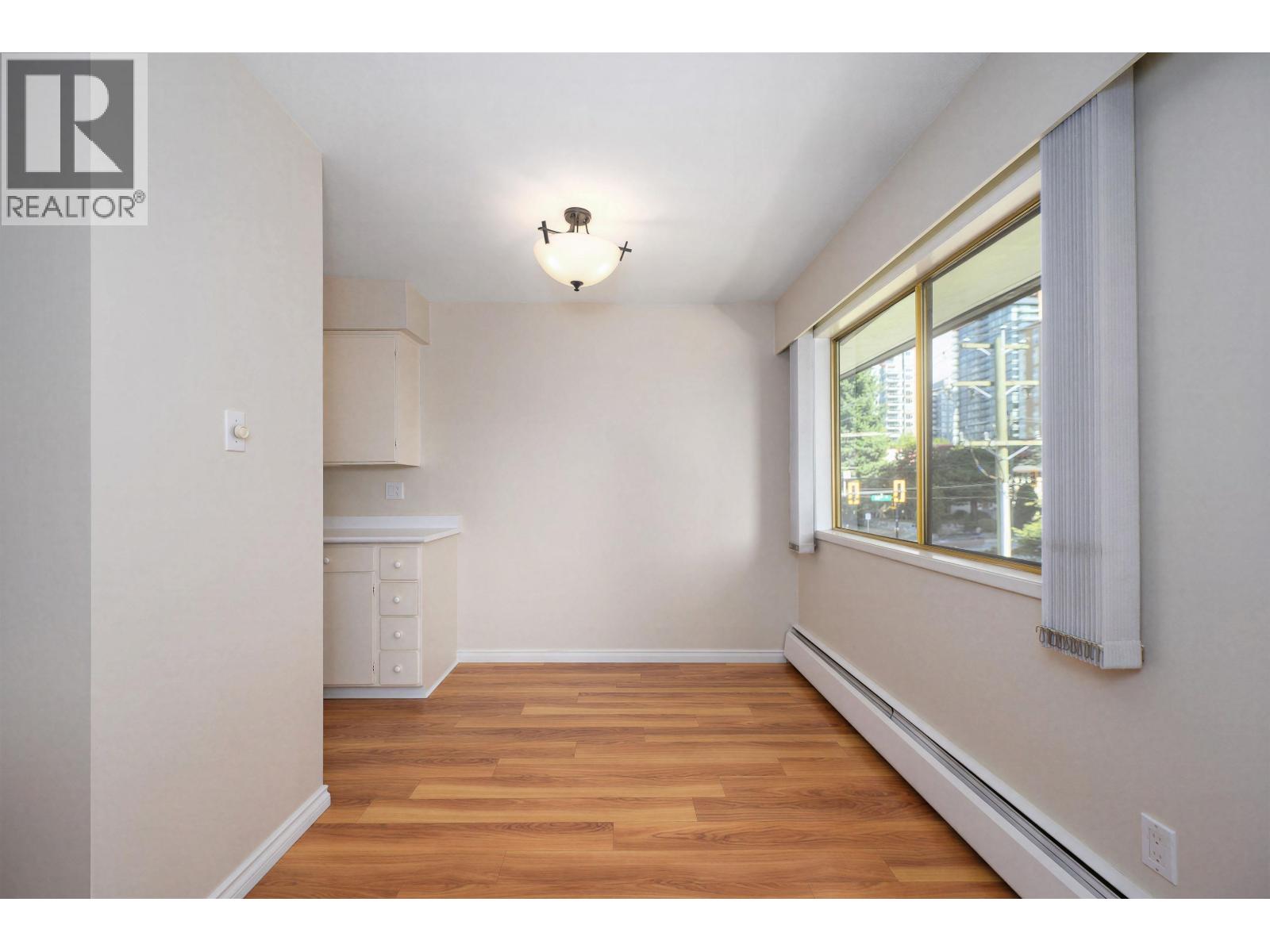 302 1345 Chesterfield Avenue Property Photo 12