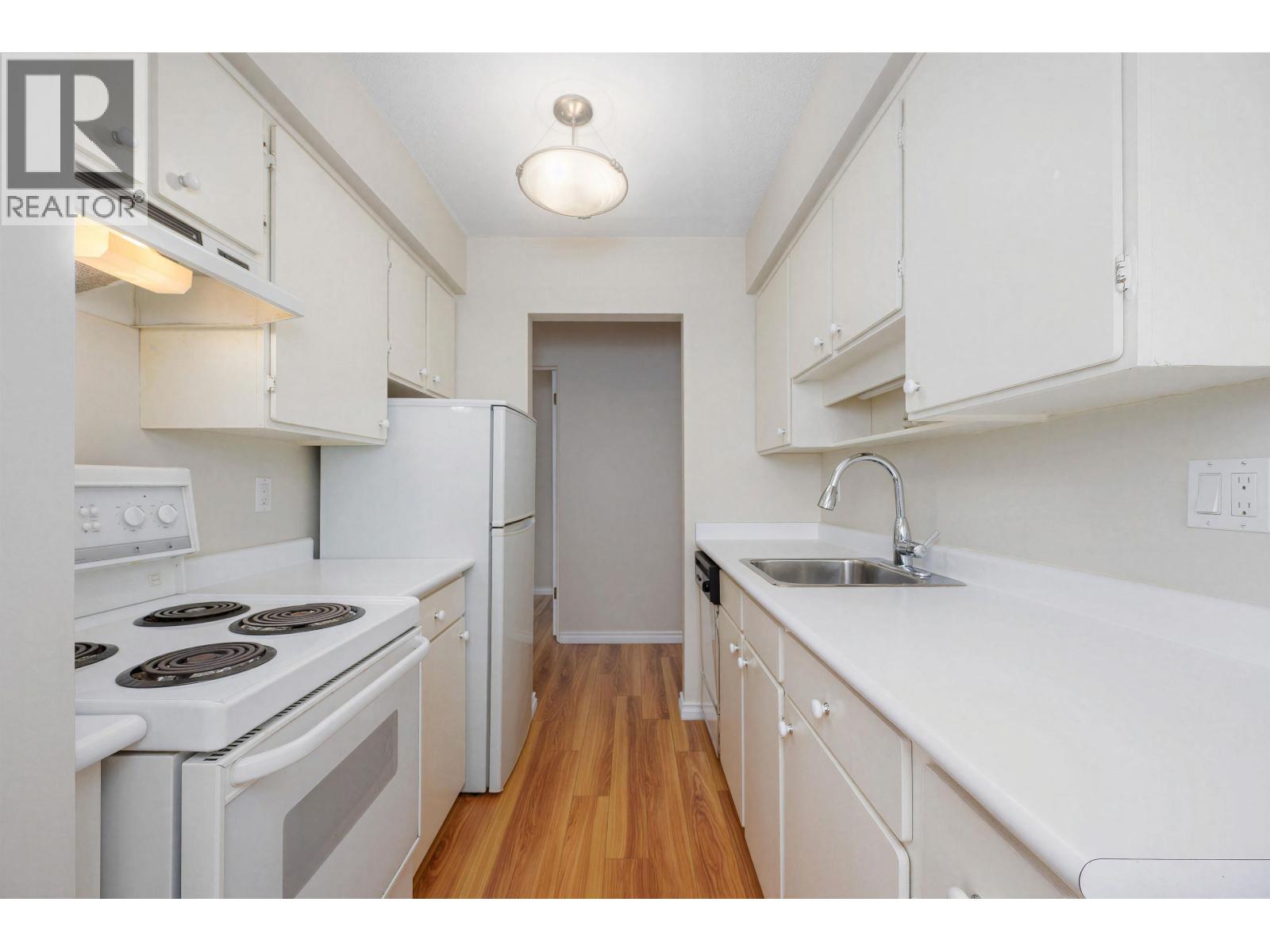 302 1345 Chesterfield Avenue Property Photo 15