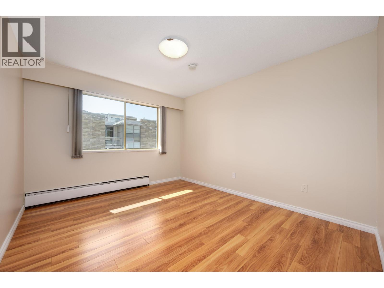 302 1345 Chesterfield Avenue Property Photo 18