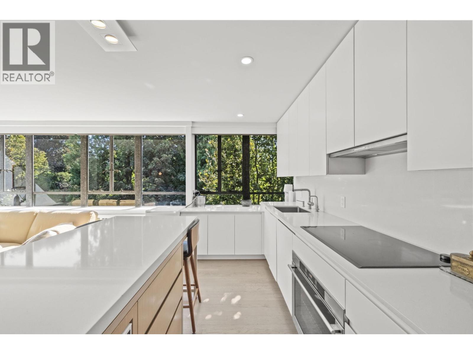 817 1445 Marpole Avenue Property Photo 12