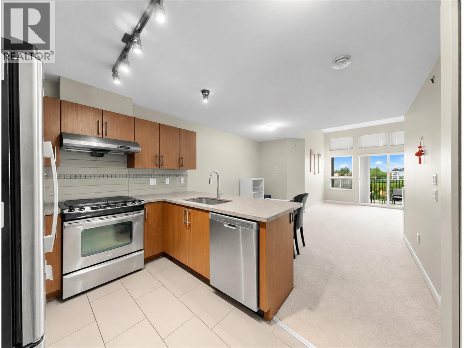 422 6828 Eckersley Road Property Photo 1