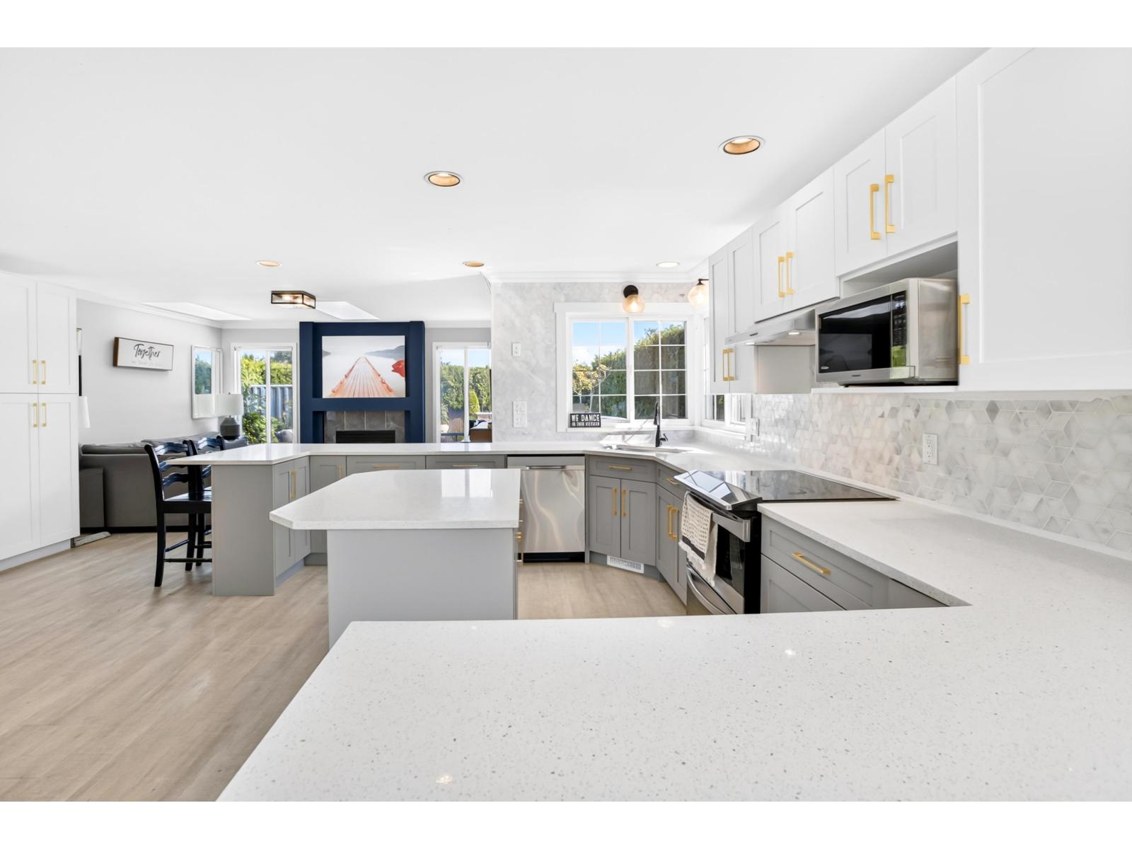 1065 King George Boulevard Property Photo 11