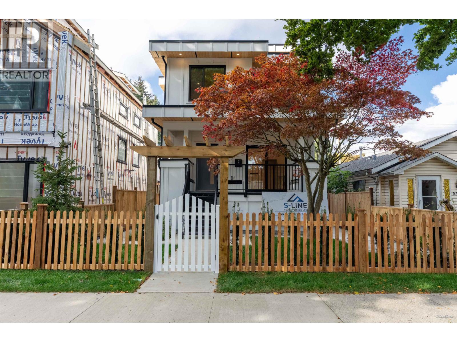 1 5385 EARLES STREET Property Photo 1