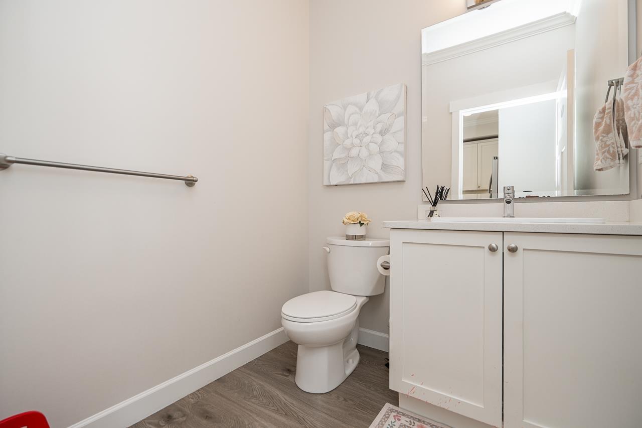 28 7157 210 Street Property Photo 18
