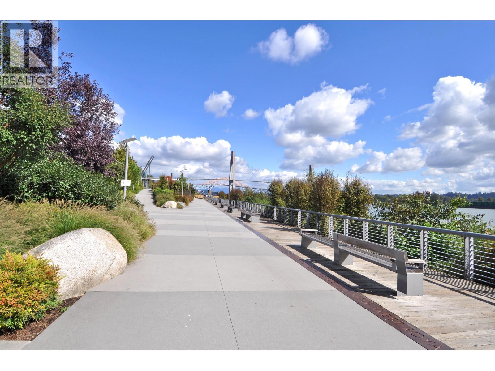 414 549 Columbia Street Property Photo 29