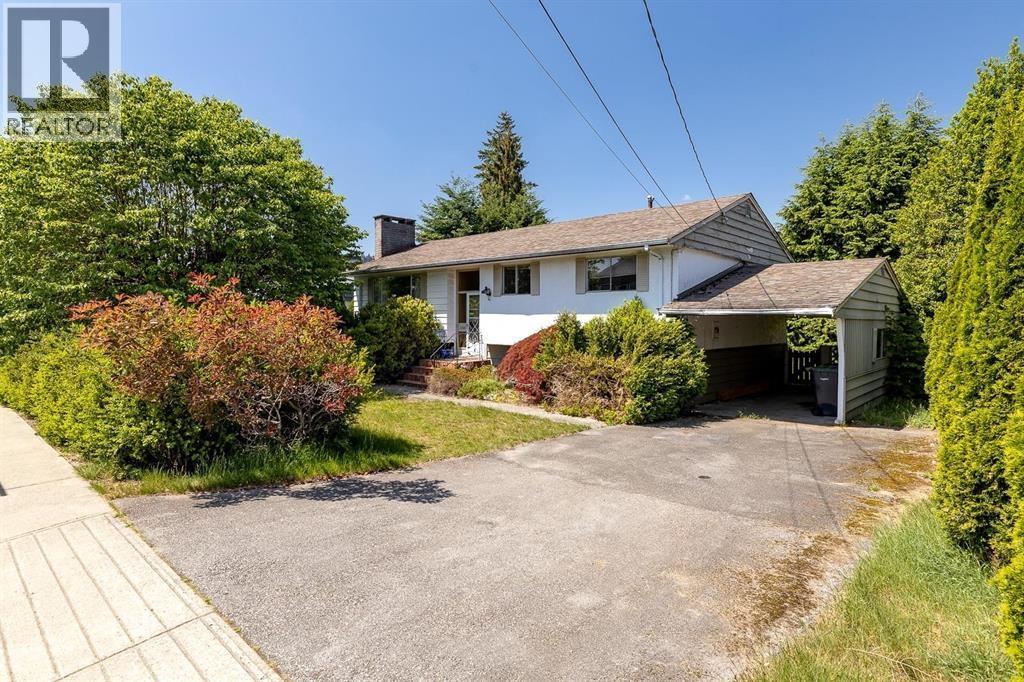 711 N MORRISON AVENUE Property Photo 1