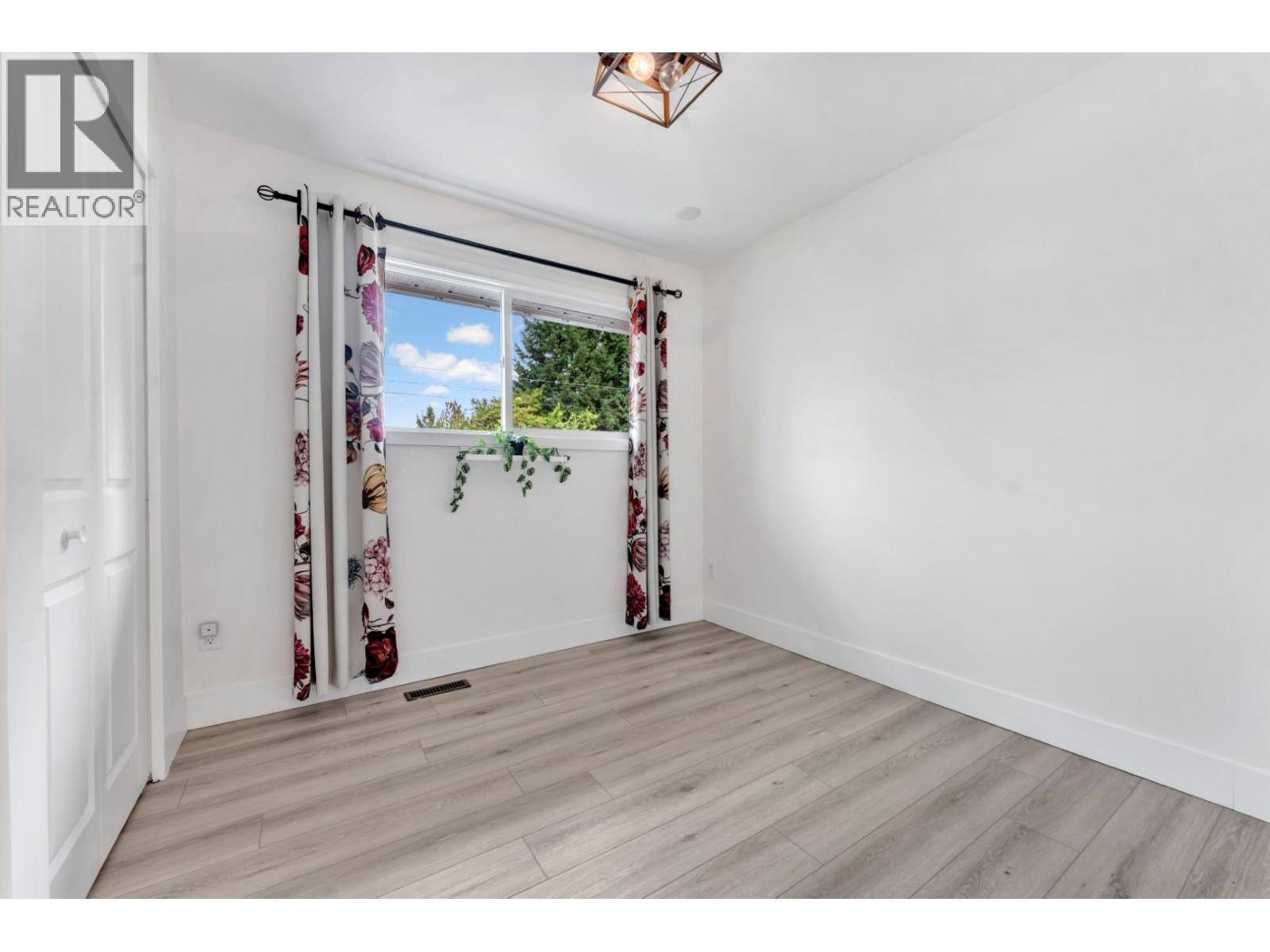 1401 Apel Drive Property Photo 32