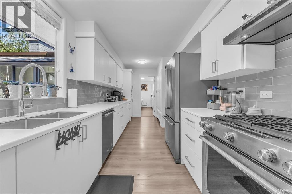 1555 Lawson Avenue Property Photo 14