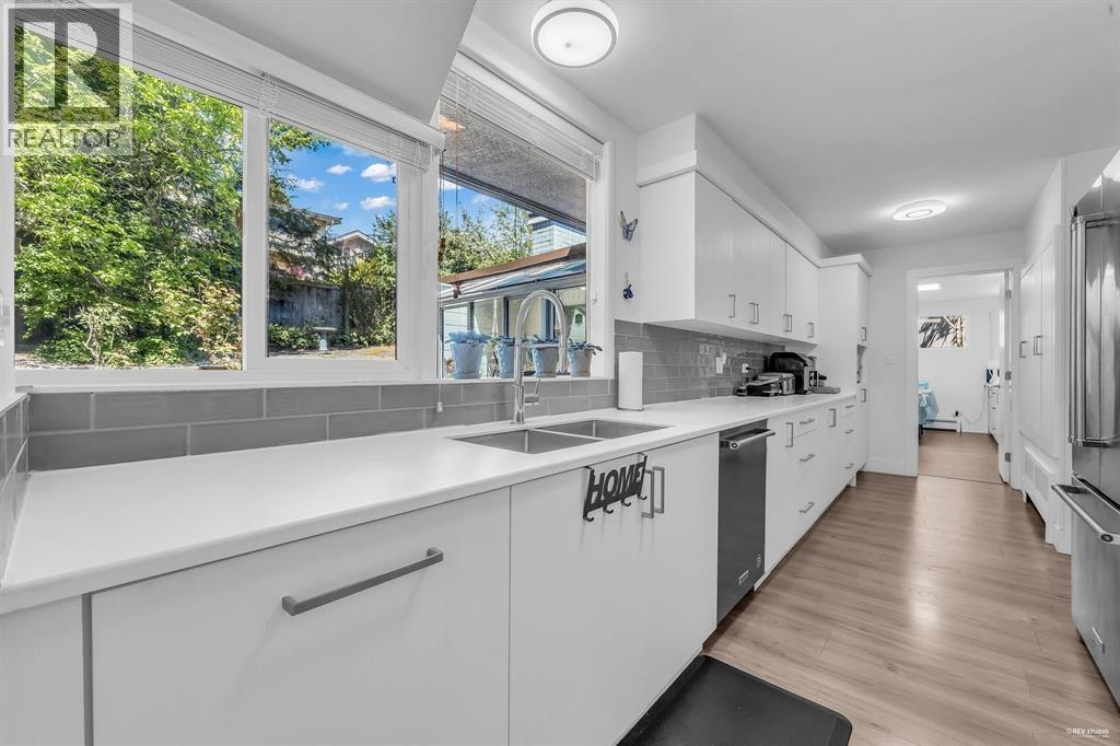 1555 Lawson Avenue Property Photo 15
