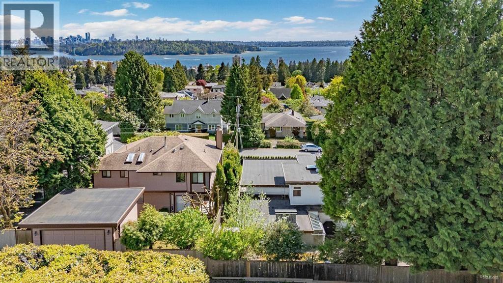 1555 Lawson Avenue Property Photo 32