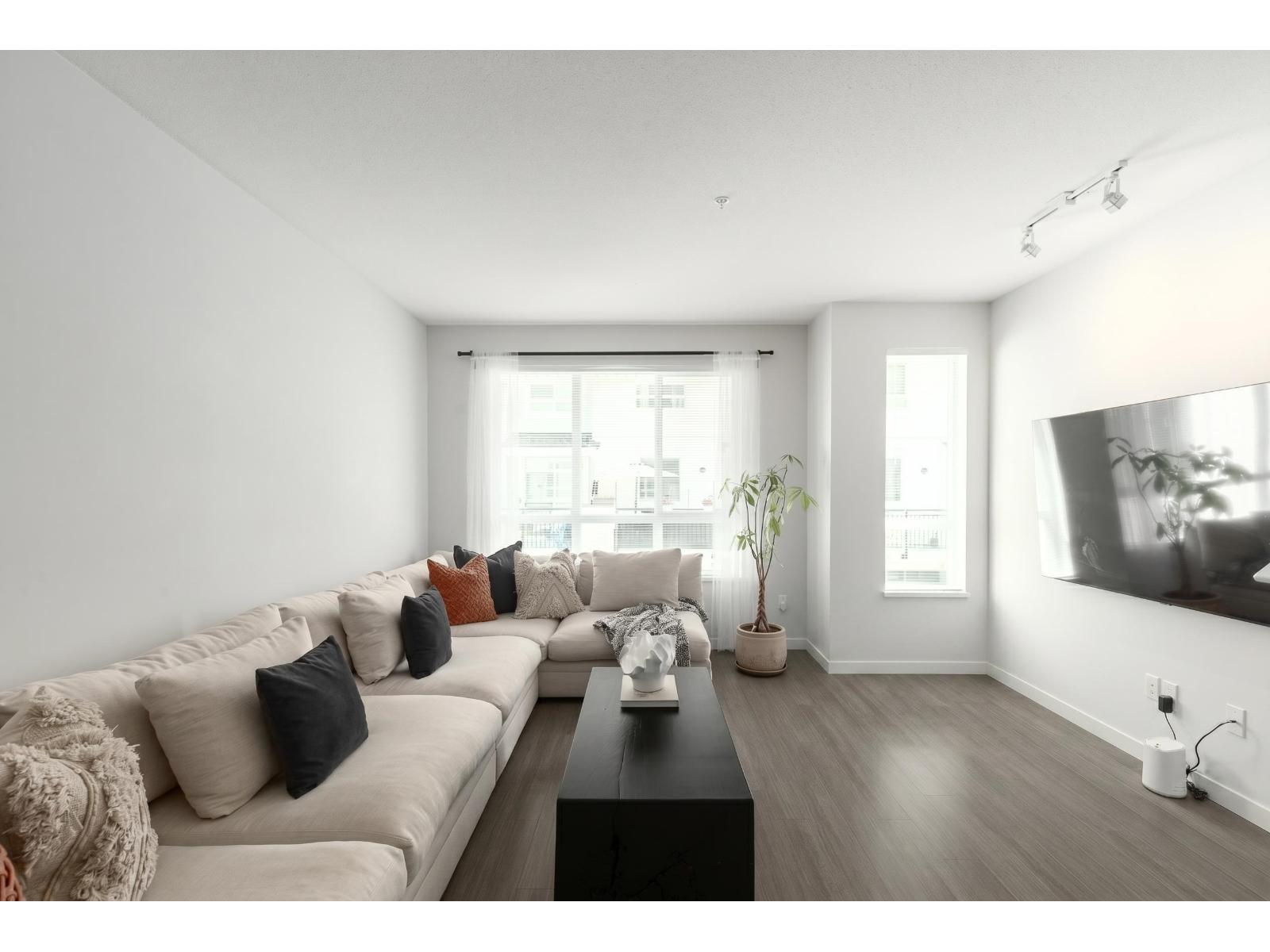 6 8335 Nelson Street Property Photo 3